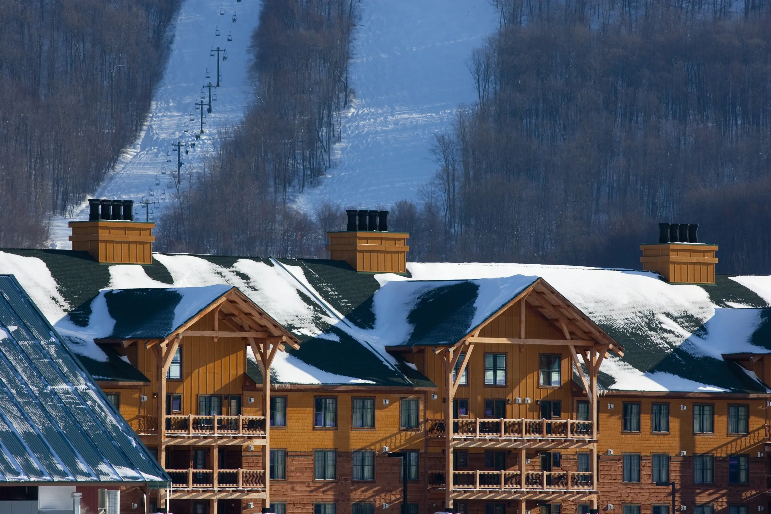 Hope Lake Lodge Exterior (3)