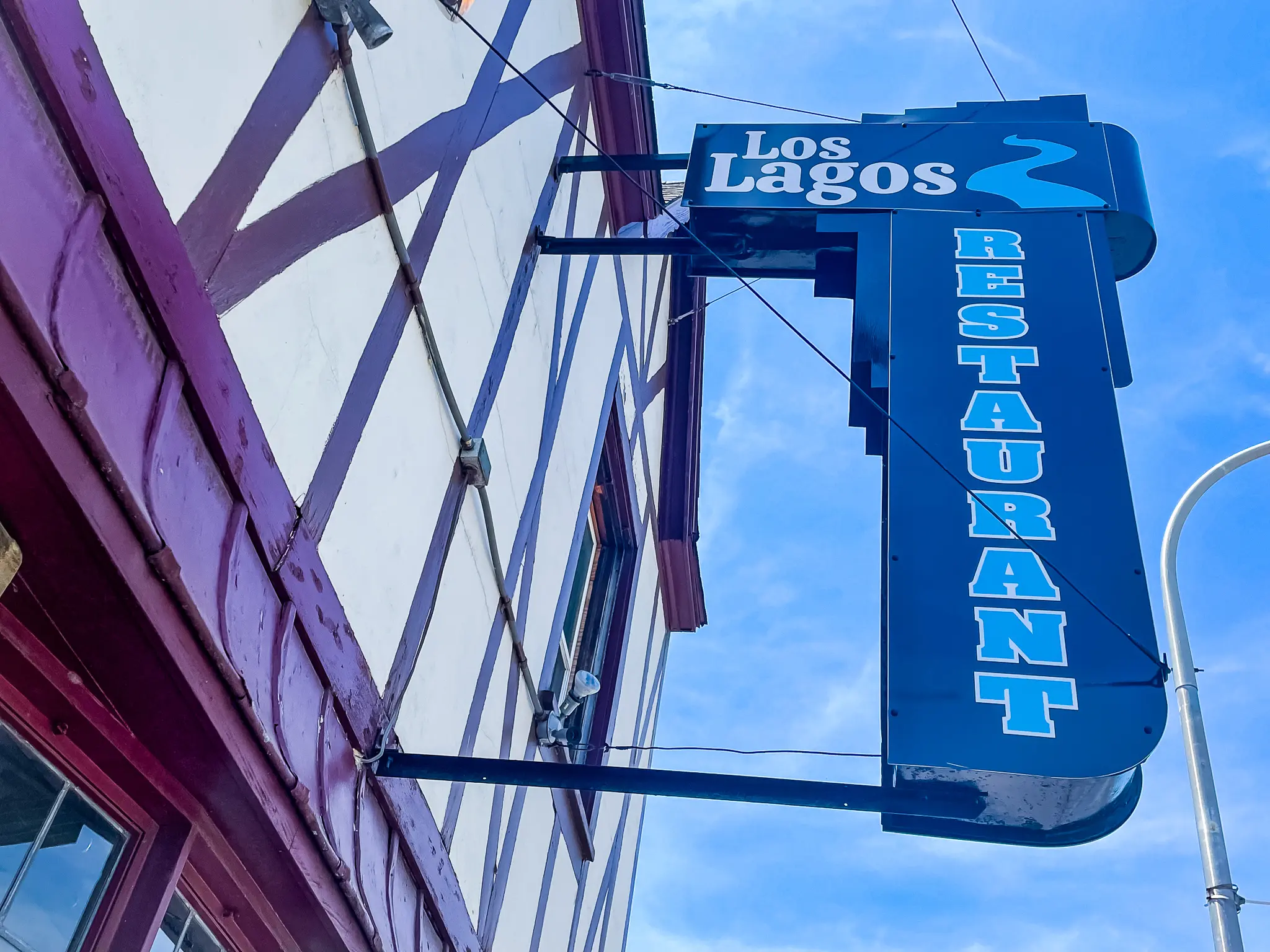 Los Lagos exterior sign
